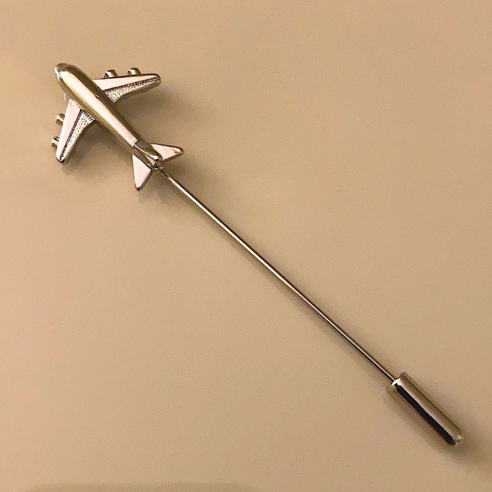 Airplane lapel pin